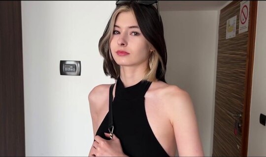 Девушка-коллега соблазнила меня на секс в гостинице во время командировки. Приятного просмотра на сайте. Девушка-коллега соблазнила меня на секс в гостинице во время командировки. Приятного просмотра на сайте.