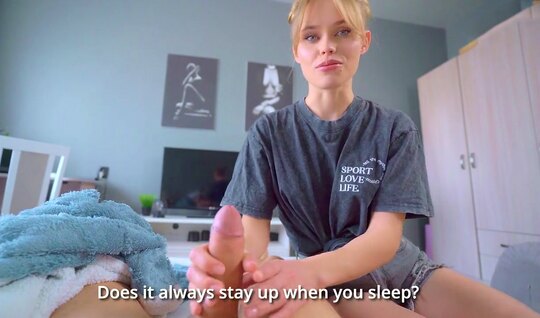 Мэри Мур любуется членом сводного брата и трахается с ним... Мэри Мур любуется членом сводного брата и трахается с ним...