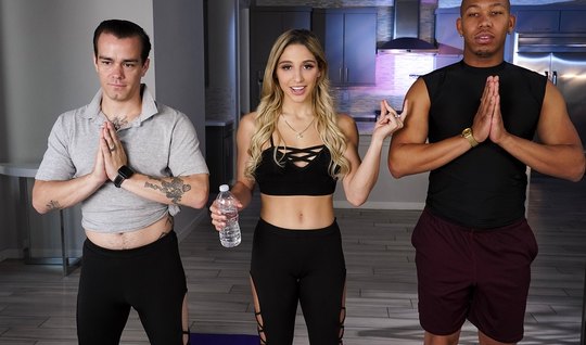 Настоящий секс в межрасовом порно на фитнесе с изменой Настоящий секс в межрасовом порно на фитнесе с изменой