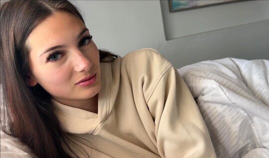 Лечу больную подругу сексом весьма эффективно...