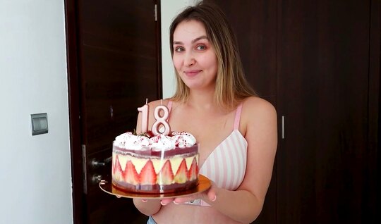 Забирай меня скорей, увози за сто морей, и целуй меня везде...