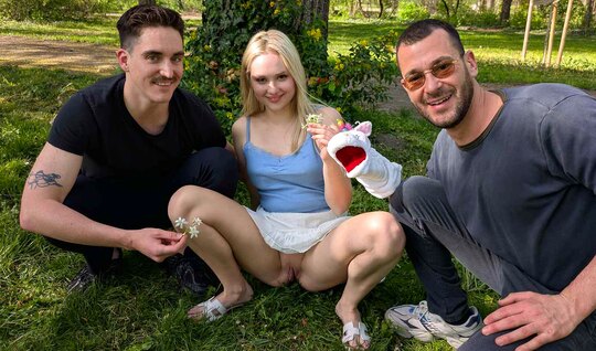 Она хотела цветы, а папик не купил. Трогательная история