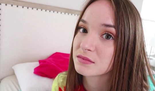 Кузина мутит порнуху с сюжетом круче Титаника Кузина мутит порнуху с сюжетом круче Титаника