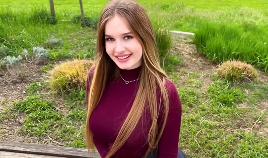 Эротическое фото с грудастой подругой очень быстро перешло в секс...