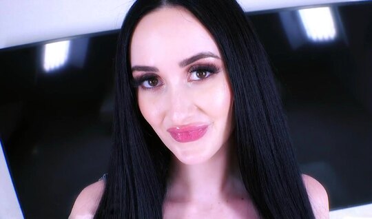 Чудесный минет от брюнетки, до которого мы не факт, что дорастем!