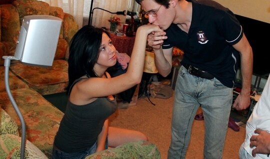 Нужен зачет, ну а где его взять? - Нужно дружку иностранному дать...