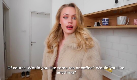 Подруга мамани научила меня сексу в ее отсутствие...